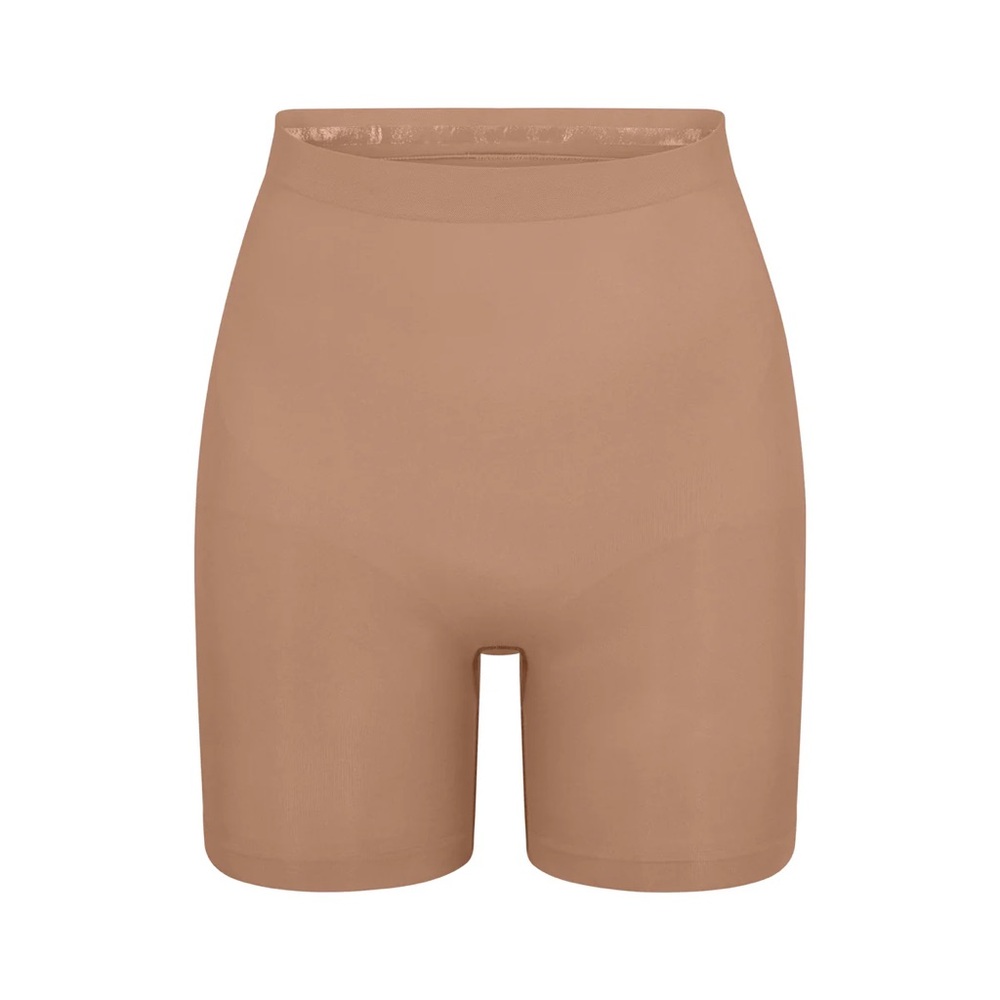 SKIMS Mid-Thigh Shorts NWOT